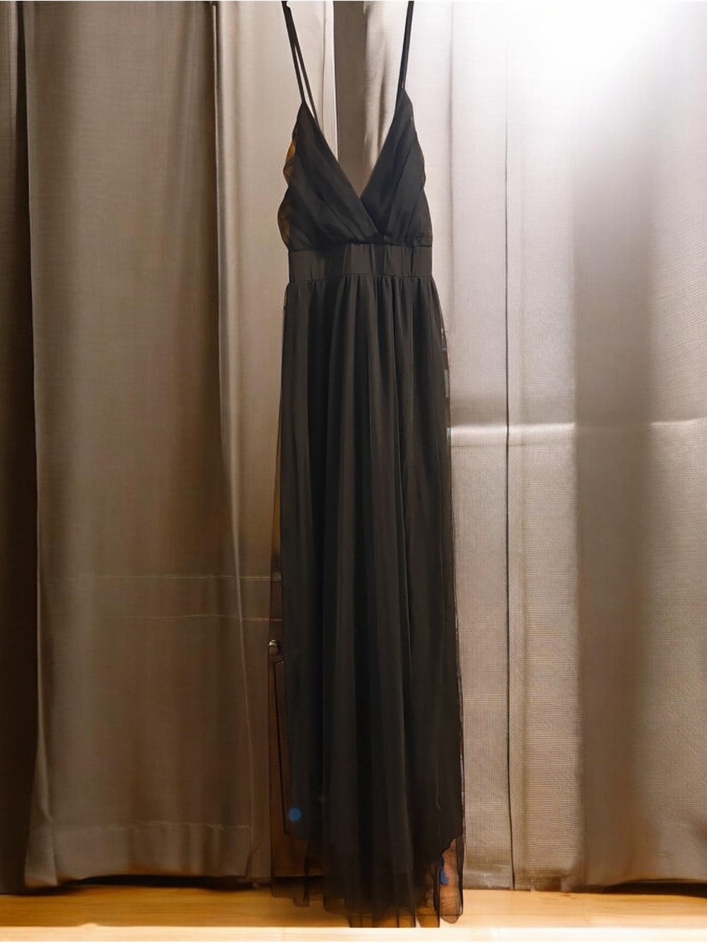 Black Sleeveless V-Neck Lace Dress